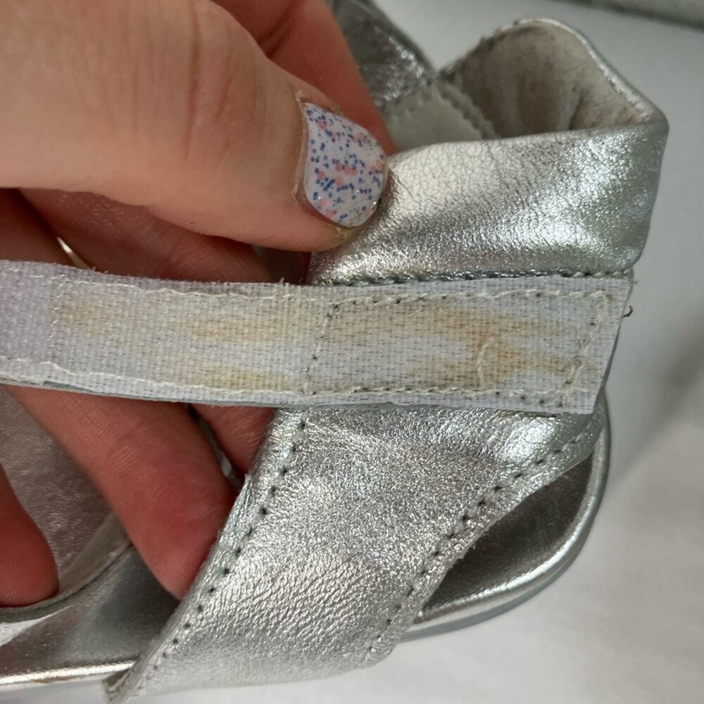 Munro Womens Brinn Sandals Silver Leather Ankle Strap Crisscross Size 6.5 summer - Picture 8 of 10